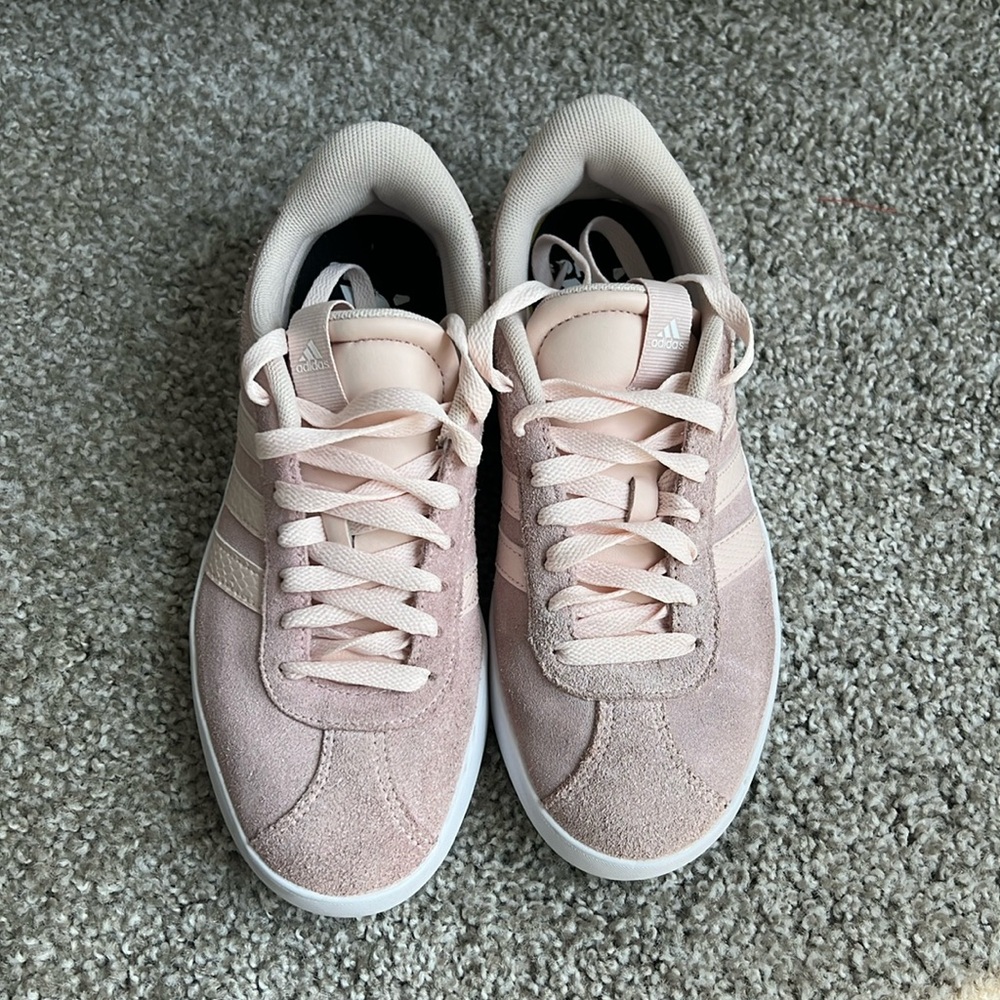 Adidas VL Court 3.0 size 6
